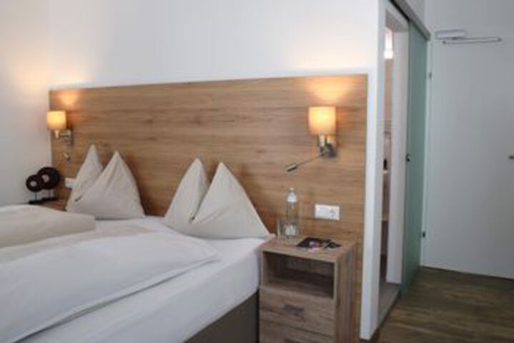 Room 58 of 136