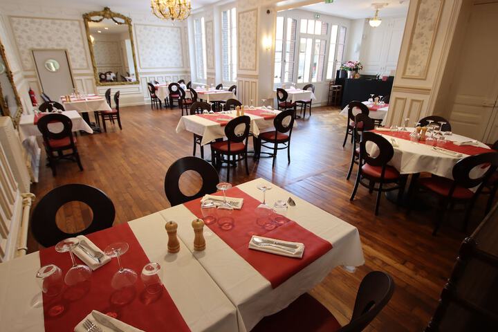 Dining 8 of 8