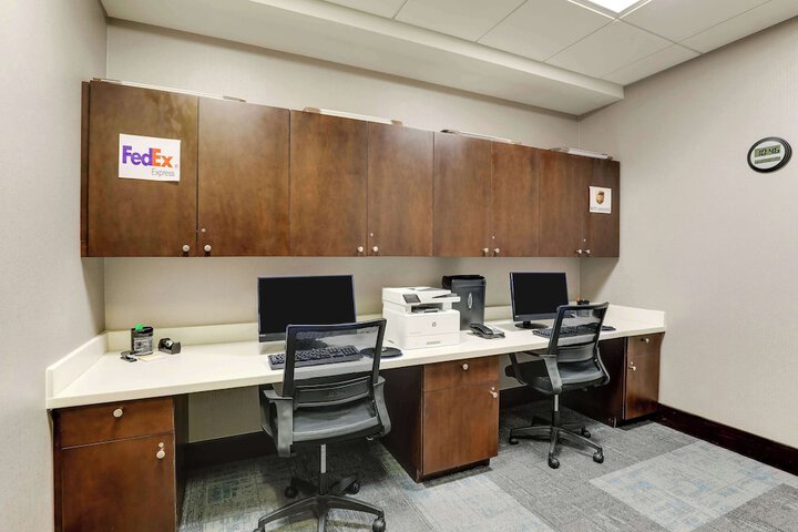 Business Center 56 of 67
