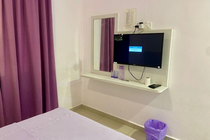 Room 6 of 27