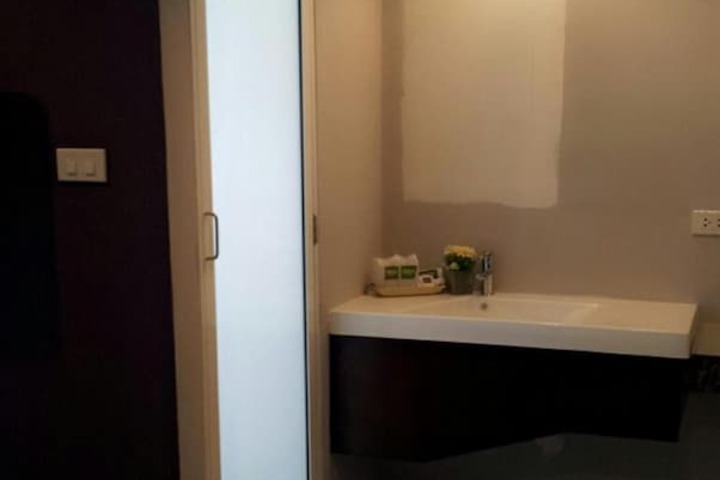Room 46 of 63