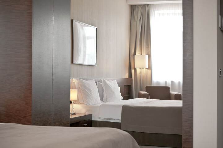 Room 6 of 34