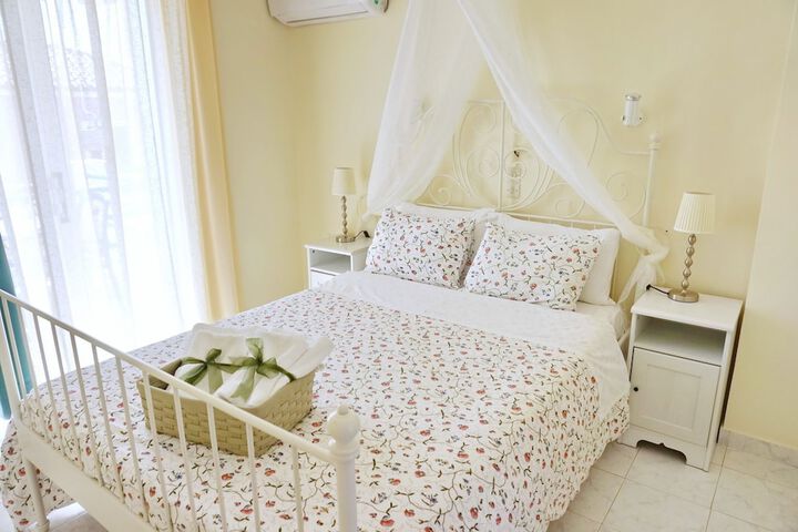 Room 6 of 70