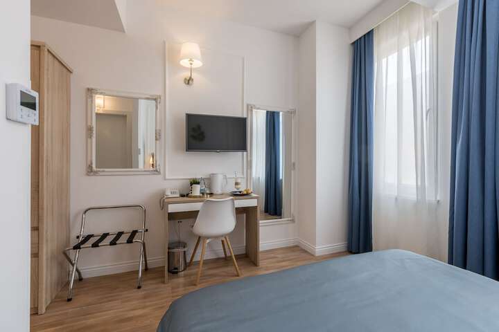 Room 3 of 36