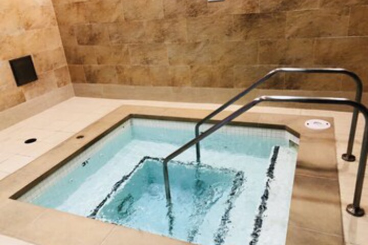 Hotel with Pool