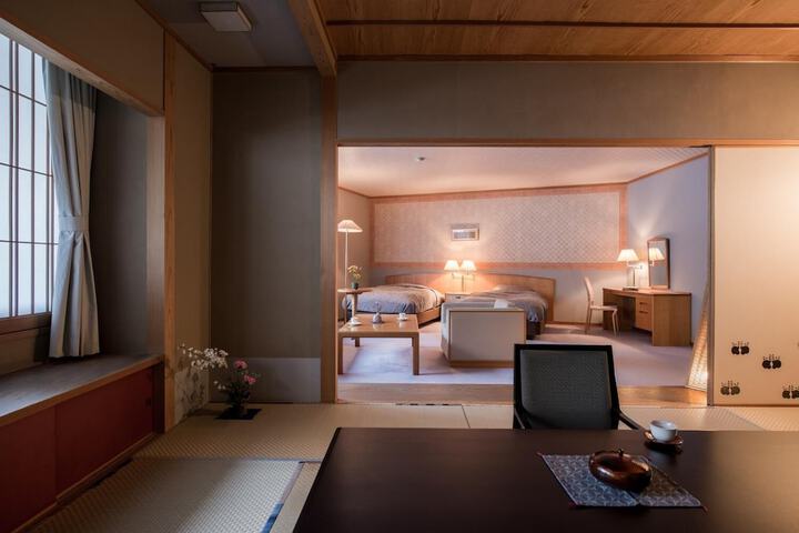 Room 6 of 50