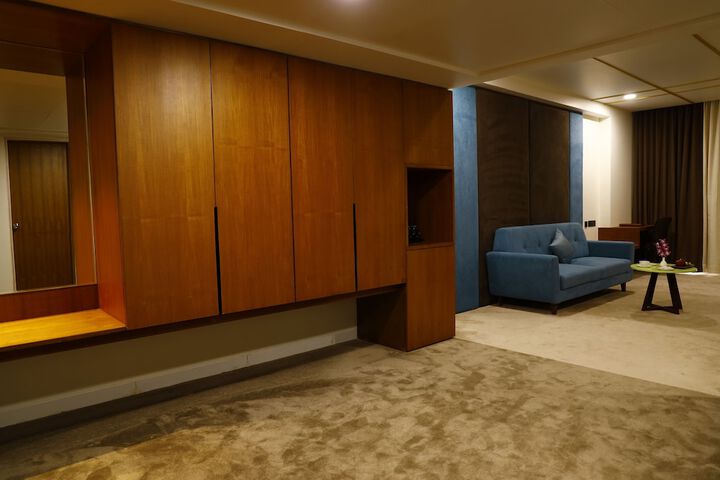 Room 16 of 118