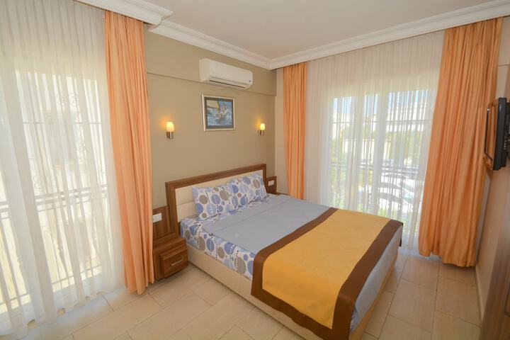 Room 15 of 106