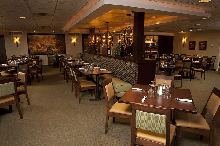 Dining 41 of 56