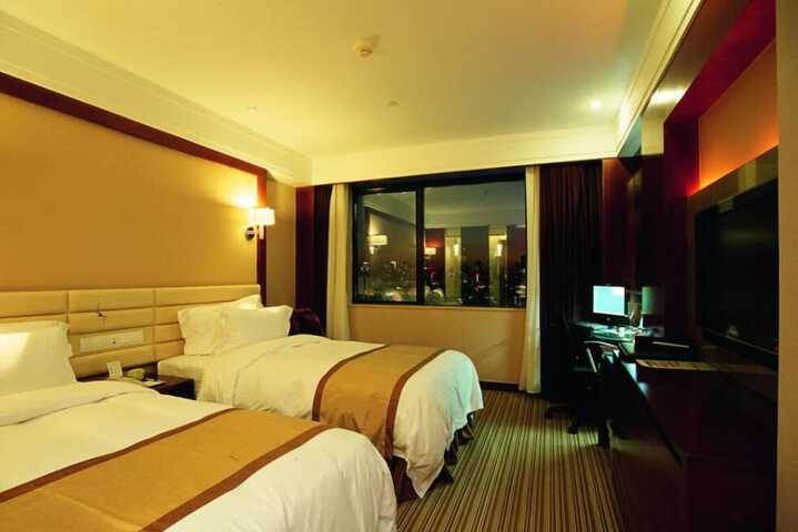 Room 15 of 24
