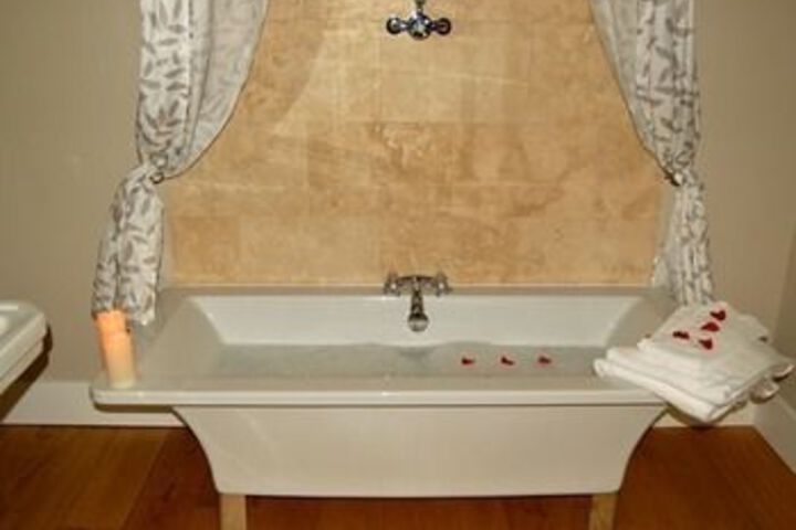 Room 2 of 14