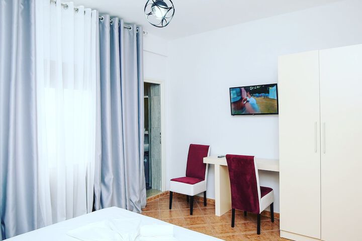 Room 6 of 51