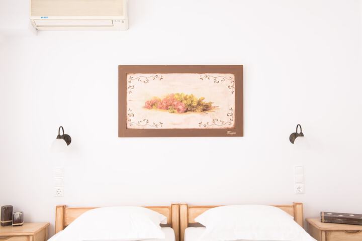 Room 3 of 120