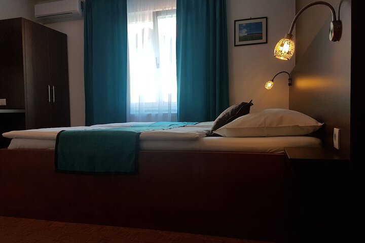 Room 10 of 22