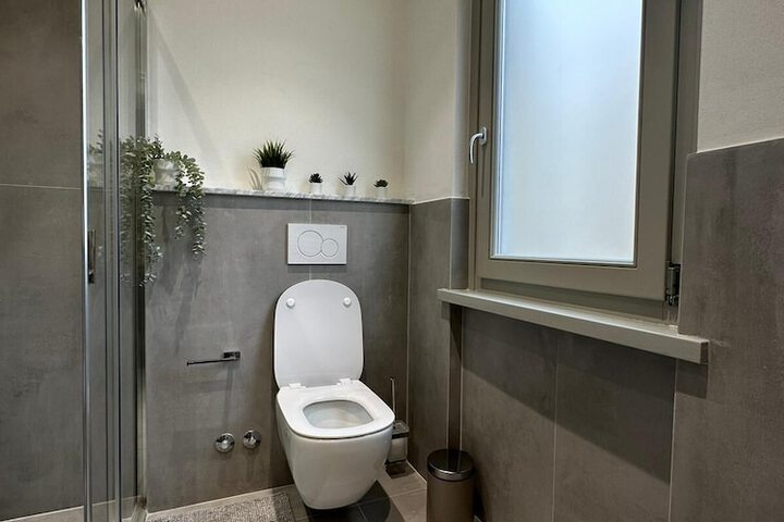 Room 16 of 19