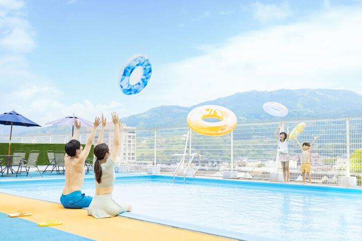 Hotel with Pool