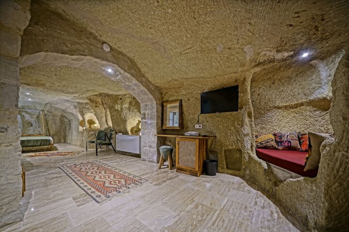 Room 10 of 90