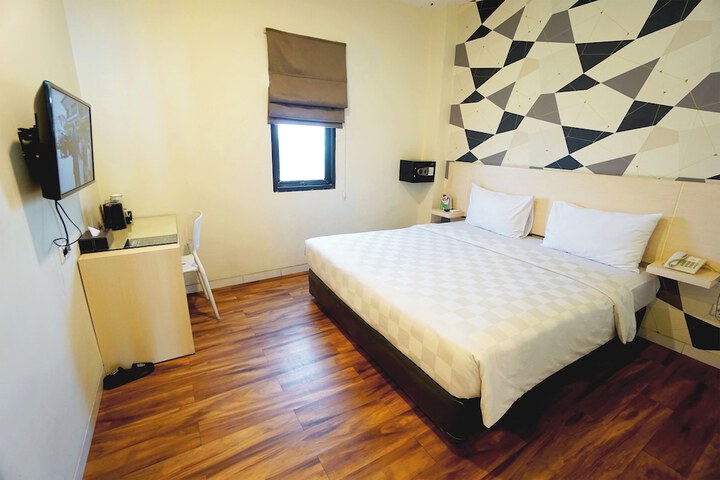 Room 14 of 36