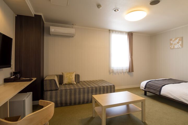 Room 17 of 127