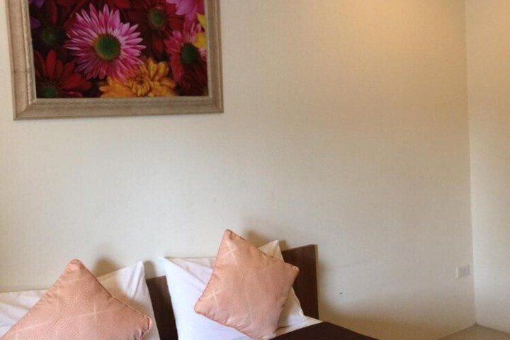 Room 18 of 33