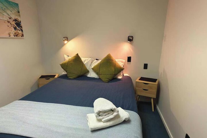 Room 10 of 18