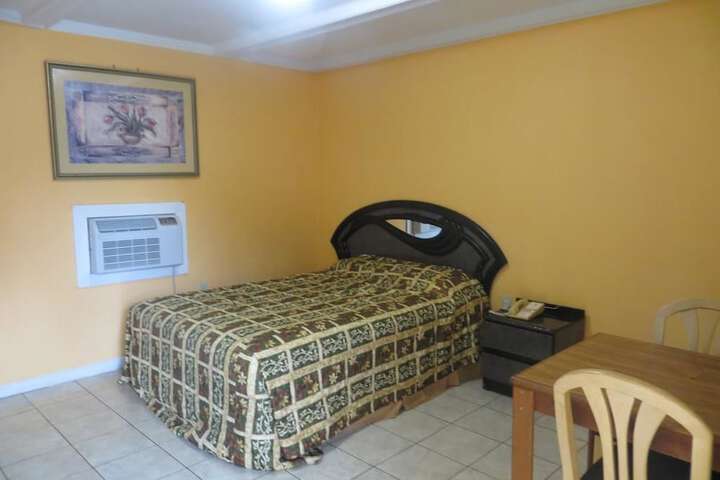 Room 4 of 13