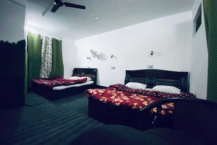Room 6 of 17