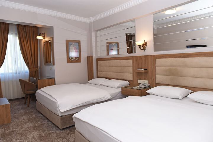 Room 9 of 43