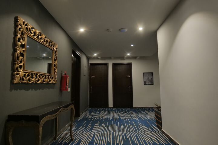 Hotel Interior 8 of 41
