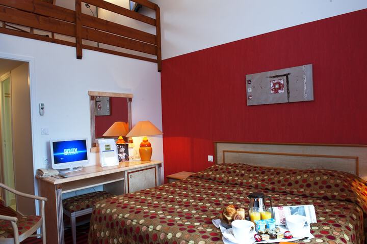 Room 15 of 54