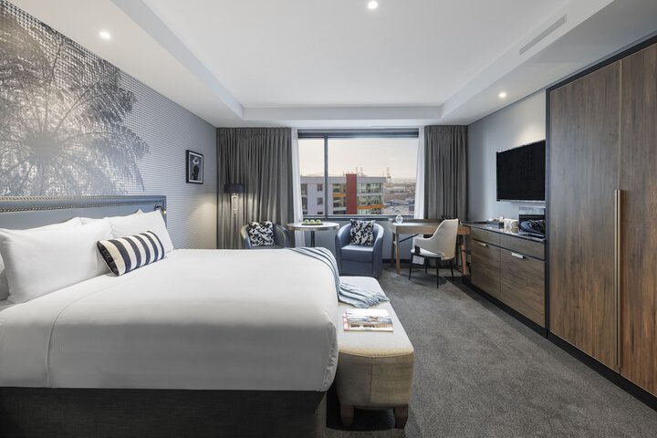 Room 10 of 27
