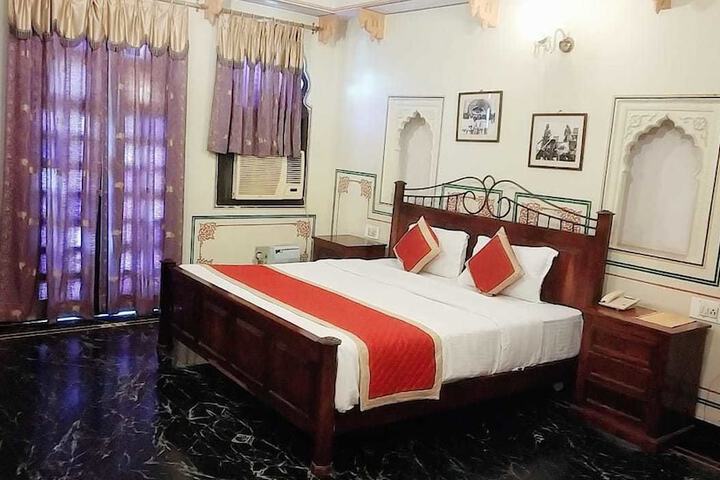 Room 16 of 34