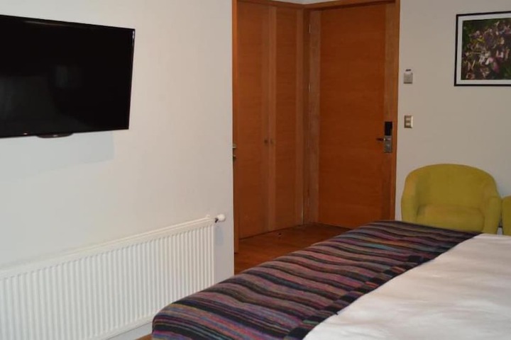 Room 10 of 64