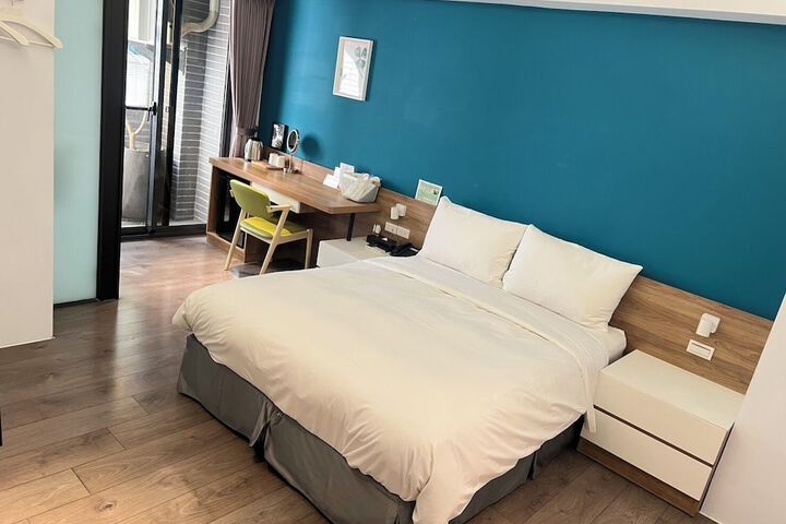 Room 42 of 94