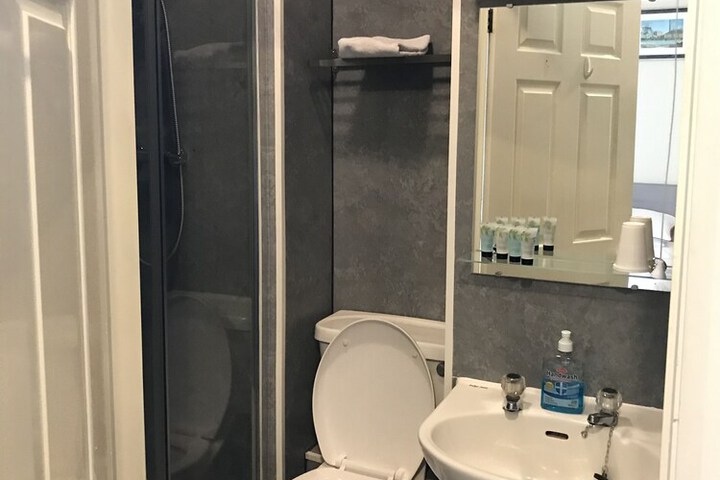 Room 12 of 27