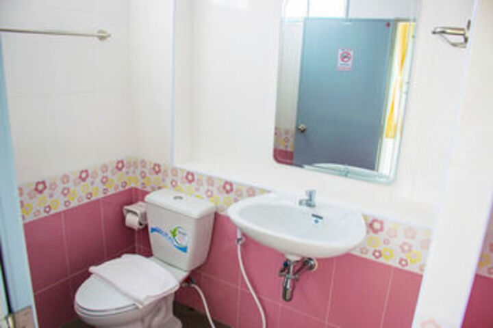 Room 4 of 48