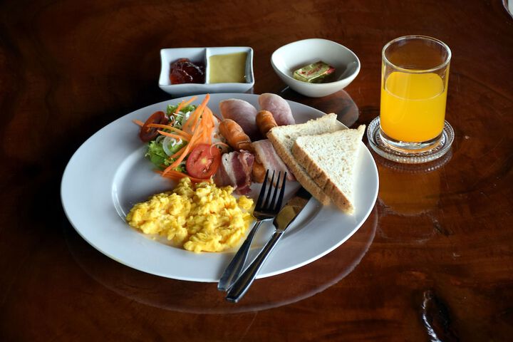 Breakfast/Coffee Service 27 of 33