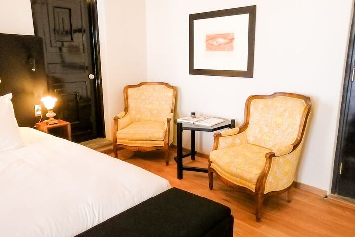 Room 10 of 30
