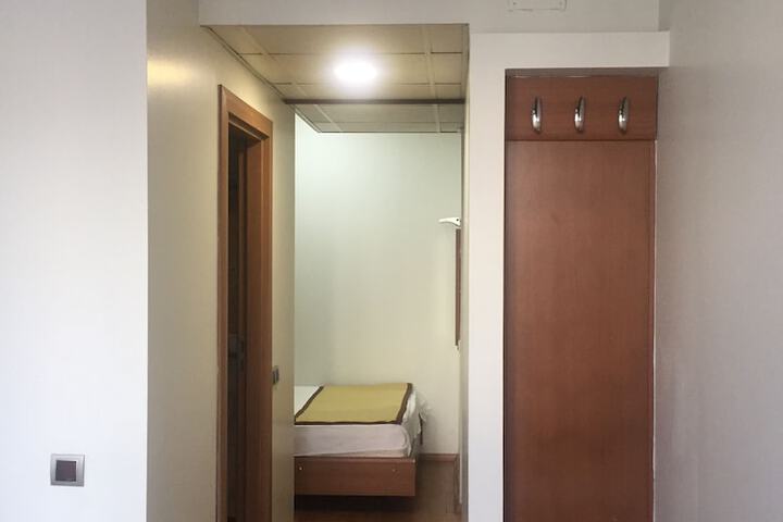 Room 35 of 49