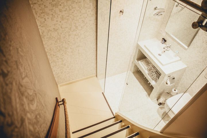 Room 33 of 50