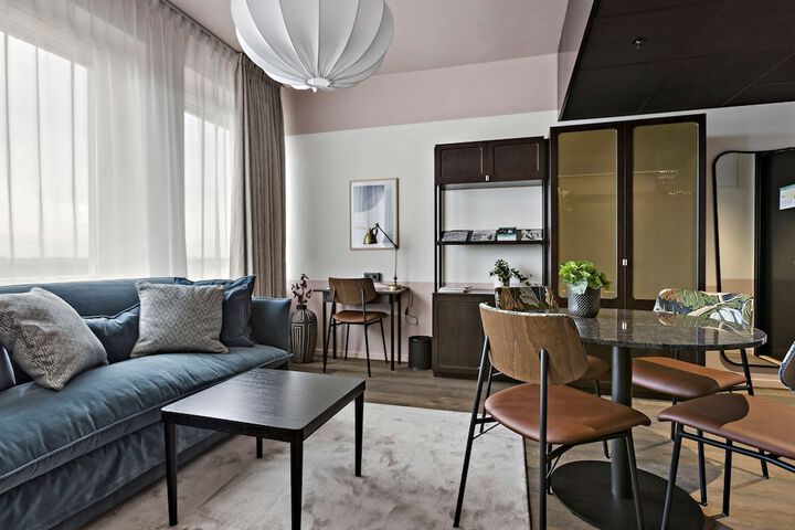 Room 48 of 90