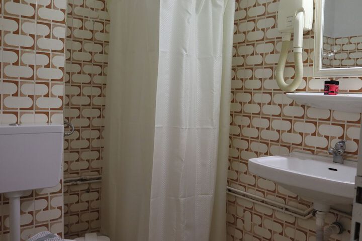 Room 179 of 261