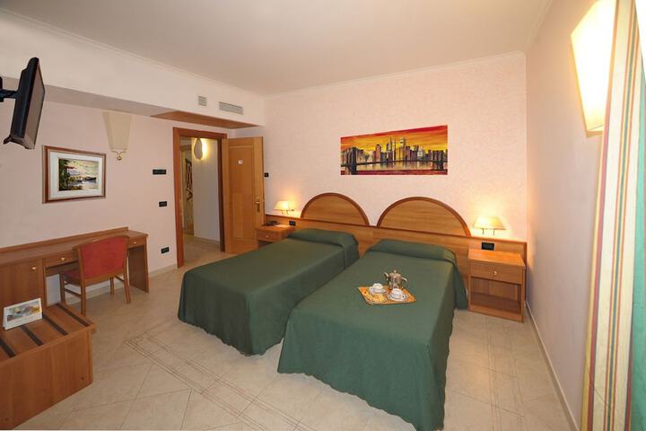 Room 5 of 19
