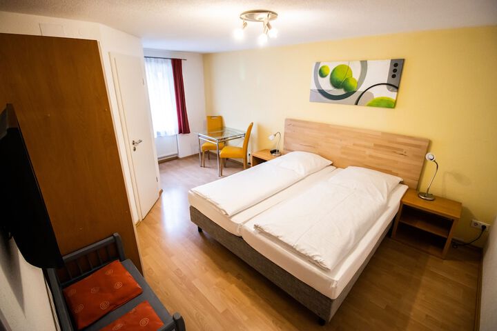 Room 12 of 48