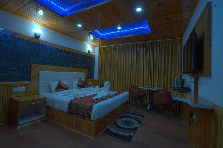 Room 7 of 56