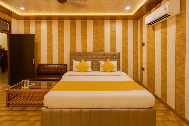 Room 16 of 34
