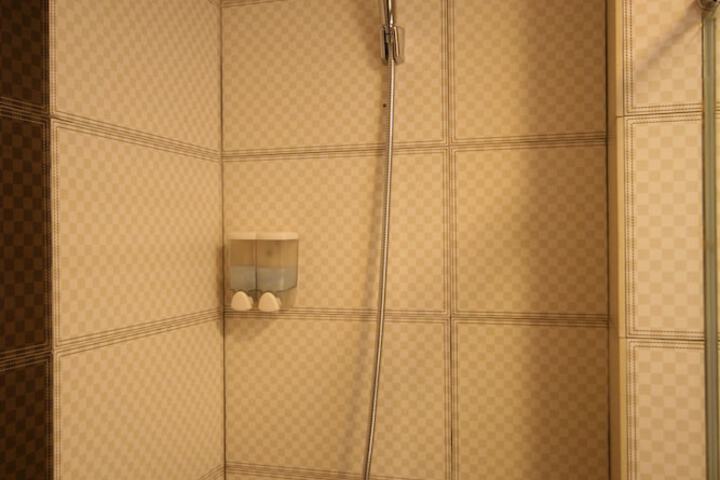 Room 29 of 35