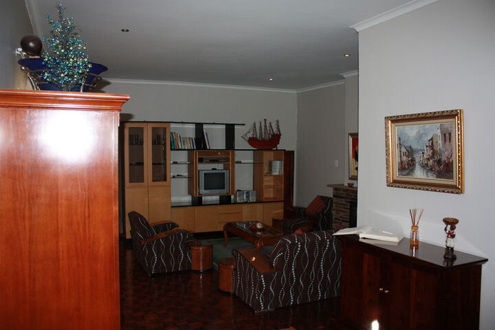 Room 16 of 36