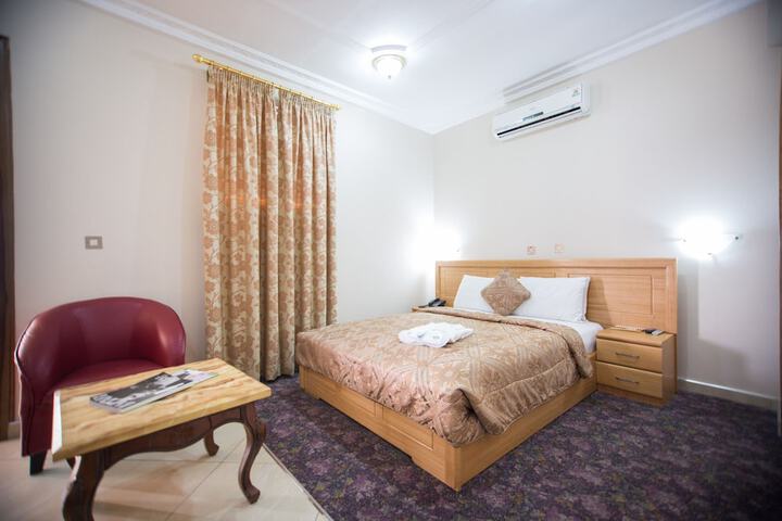 Room 4 of 31