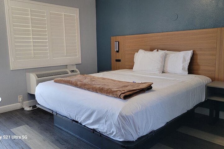 Room 5 of 21